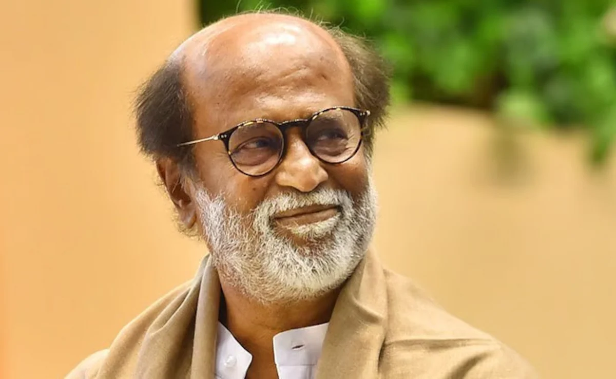 Rajinikanth Net Worth 2025 — करियर सैलरी जीवनी और अन्य महत्वपूर्ण बातें 27 तमिल सुपरस्टार रजनीकांत अपने सादगीभरे अंदाज़ में — जिनकी संपत्ति अब 430 करोड़ पार कर चुकी है