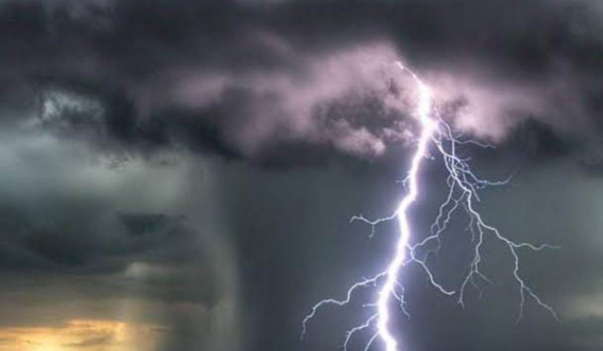 UP Monsoon Alert 2025: अगले 24 घंटे में पूरे प्रदेश में बारिश का कहर, जानिए किन जिलों में अलर्ट