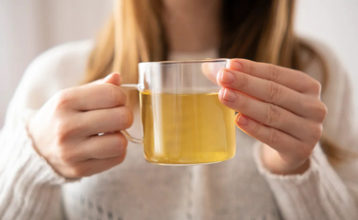 न्यूट्रिशनिस्ट किरण कुकरेजा की बताई हर्बल टी: त्वचा को दे प्राकृतिक निखार।