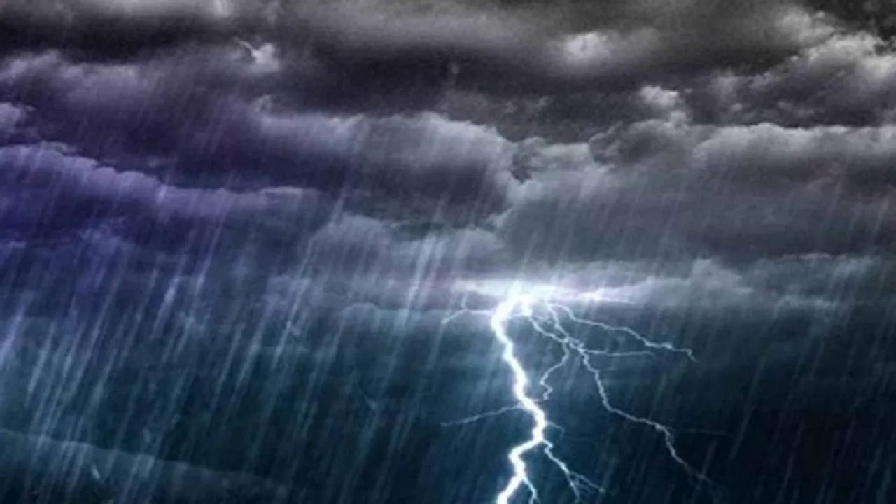 मिर्जापुर में बदला मौसम का मिजाज, बारिश की संभावना के बीच बढ़ा ठंडक का एहसास (फोटो: Dainik Diary)