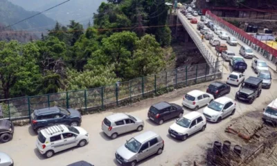दिल्ली की गर्मी से पहाड़ों पर भीड़, मसूरी-लैंडौर में ट्रैफिक जाम और कटते पेड़