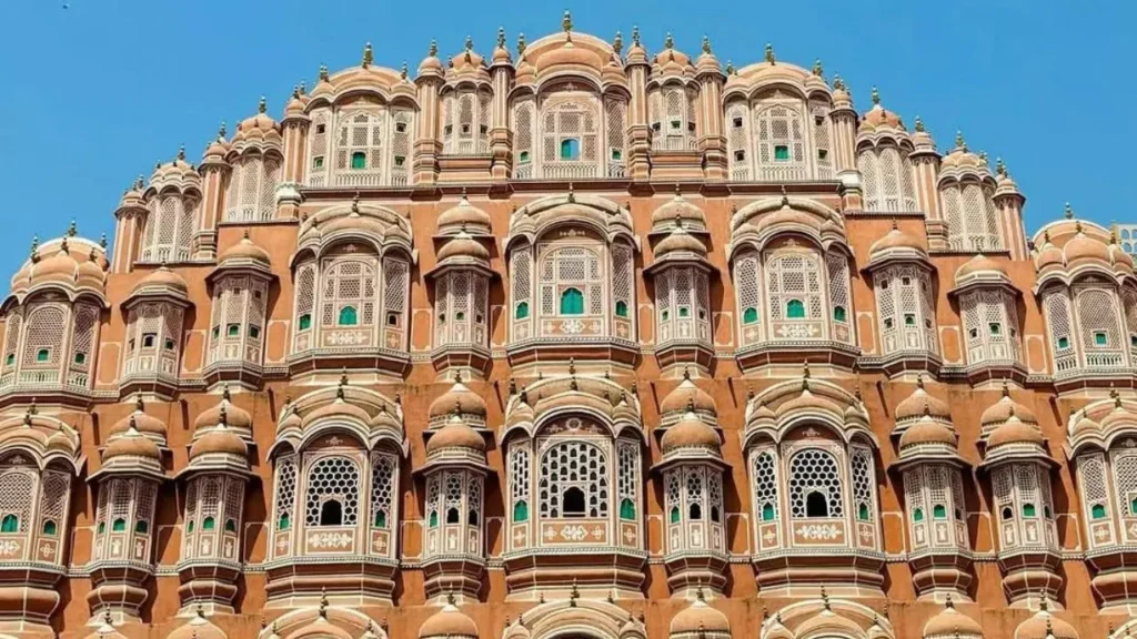 India में घूमने के 5 Best Places जहां एक बार जाने के बाद बार-बार जाने का मन करेगा 29 India में घूमने के Best Places में लद्दाख, जयपुर, केरल, अंडमान और वाराणसी जैसे 5 टॉप डेस्टिनेशंस जो हर यात्री के लिए हैं परफेक्ट