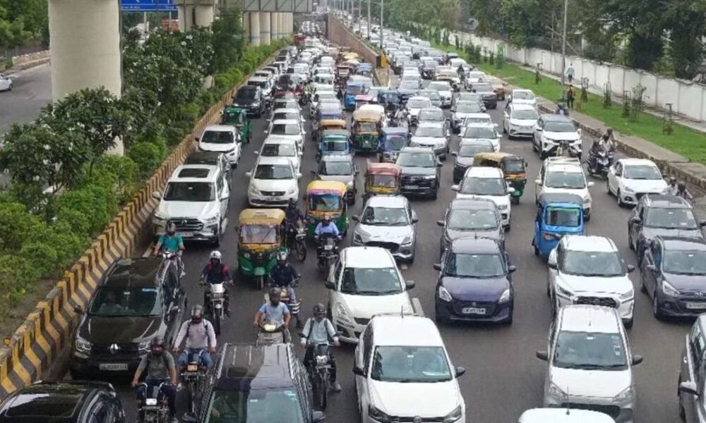 Old Vehicles Ban in Noida & Ghaziabad from November 1 | Petrol-Diesel Halt for 10+ Year Cars