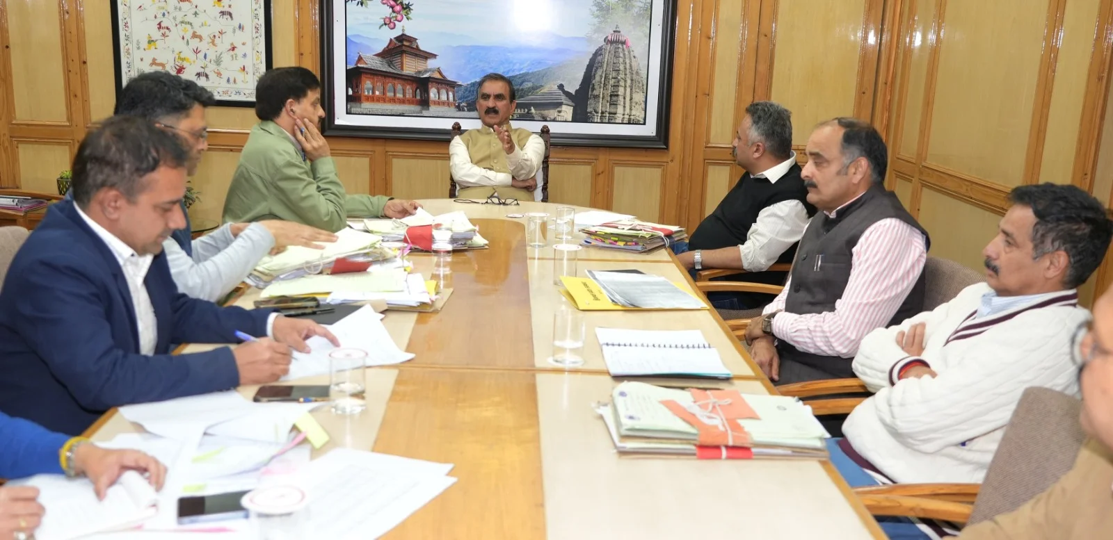 हिमाचल में 14 होटलों की निजीकरण प्रक्रिया पर भाजपा का हमला त्रिलोक कपूर बोले – सरकार बेच रही है राज्य की धरोहर 27 BJP Criticizes Himachal Govt Over Privatization of 14 HPTDC Hotels: Trilok Kapoor Slams Congress