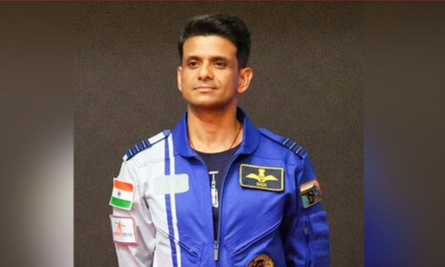 अंतरिक्ष से लौटा शुभांशु भारत में टेस्ला का धमाकेदार आगमन और खेलों में ऐतिहासिक पल: आज की 15 बड़ी सुर्खियाँ – 16 जुलाई 2025 27 16 जुलाई की टॉप 15 न्यूज़: शुभांशु की वापसी, टेस्ला इंडिया में, खेलों में इतिहास | Dainik Diary