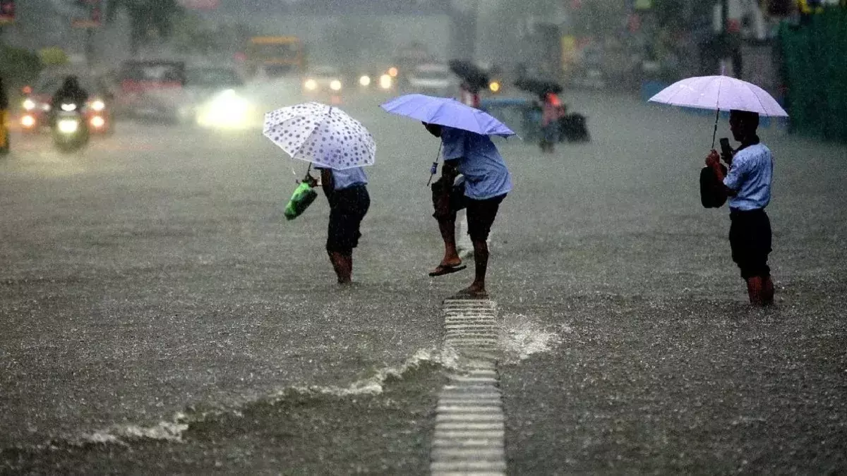 Lucknow Weather Forecast: लखनऊ में अगले 3 दिन गरज-चमक और तेज़ बारिश का अलर्ट