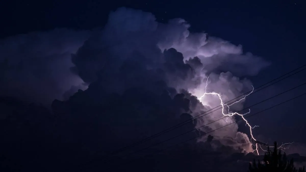 बिहार में अगले 3 दिन भारी बारिश का अलर्ट IMD ने कई जिलों के लिए जारी किया ऑरेंज और येलो चेतावनी