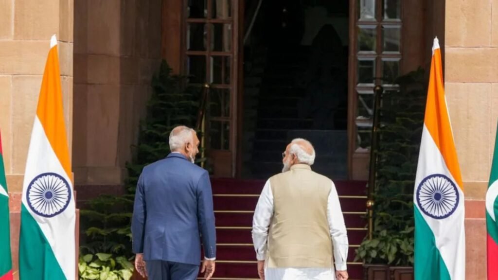 मोदी की मालदीव में जबरदस्त वापसी 4850 करोड़ के तोहफे से रिश्तों में नई गर्माहट 28 मोदी का मालदीव दौरा: 4850 करोड़ की मदद से रिश्तों में गर्मजोशी की वापसी