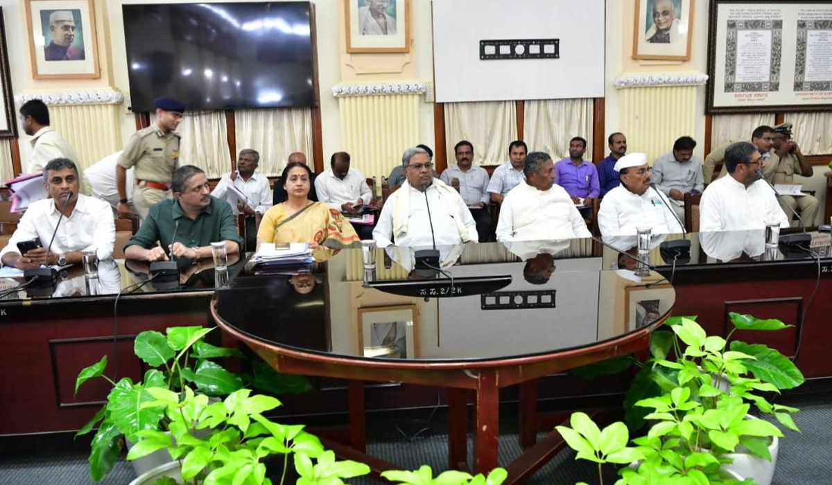 देवनहल्ली भूमि अधिग्रहण पर सिद्धारमैया का जवाब: “फैसले के लिए 10 दिन चाहिए” | Dainik Diary