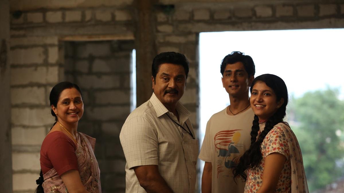 3BHK मूवी रिव्यू: सिद्धार्थ-सारथ कुमार की फिल्म जो हर मिडल क्लास परिवार की कहानी है