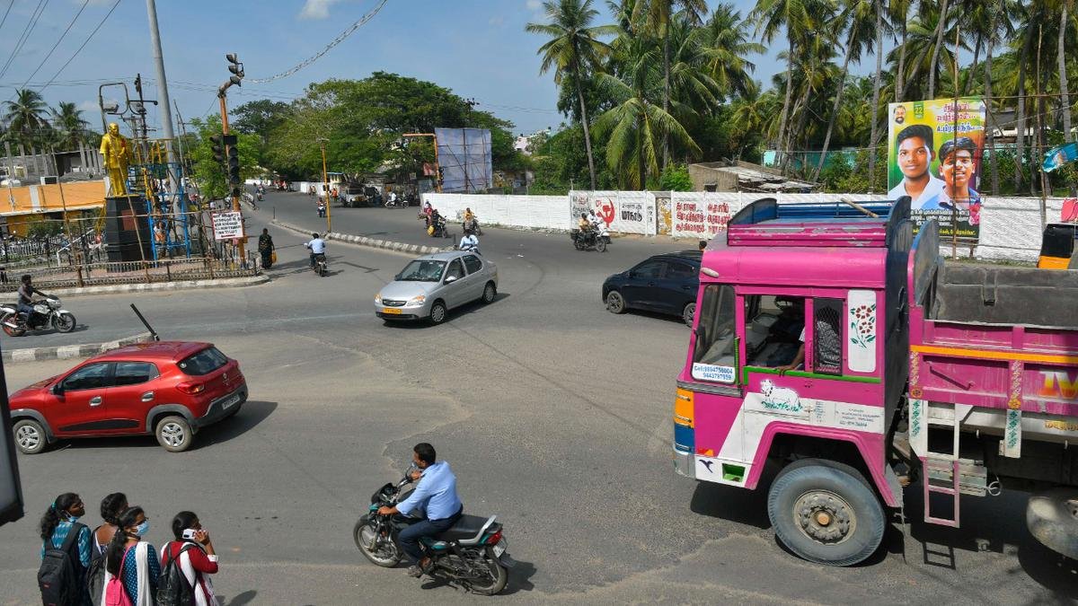 5 मिनट की रैली ने 2 घंटे तक जाम कर दिया पूरा Puducherry शहर जनता में भड़का गुस्सा 27 Puducherry Residents Angry Over Political Road Blocks Ahead of 2026 Elections