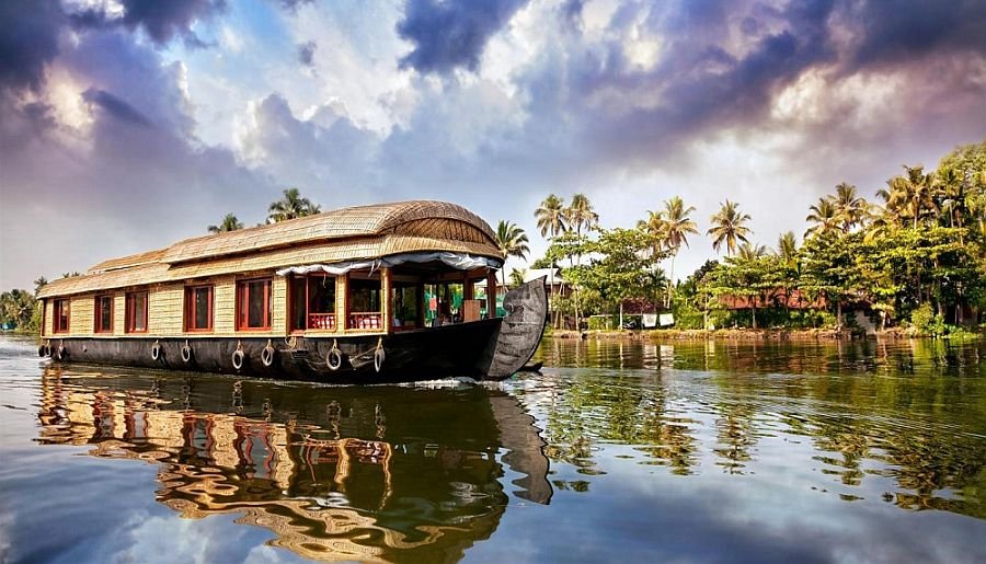 India में घूमने के 5 Best Places जहां एक बार जाने के बाद बार-बार जाने का मन करेगा 31 India में घूमने के Best Places में लद्दाख, जयपुर, केरल, अंडमान और वाराणसी जैसे 5 टॉप डेस्टिनेशंस जो हर यात्री के लिए हैं परफेक्ट
