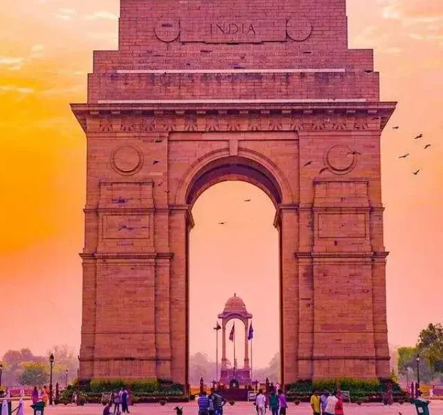 delhi-itinerary-india-gate-sunset-new-delhi