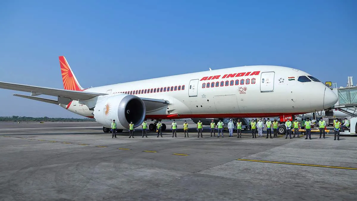 एयर इंडिया फ्लाइट AI612 की जयपुर में इमरजेंसी लैंडिंग, तकनीकी गड़बड़ी से मचा हड़कंप