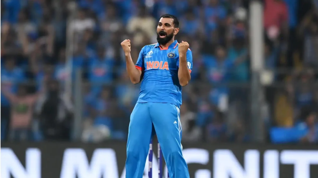 मोहम्मद शमी के 5 सबसे जबरदस्त विकेट्स – देखिए गेंदबाज़ी का कहर 29 मोहम्मद शमी के 5 सबसे शानदार विकेट्स – जब गेंदबाज़ी ने रचा इतिहास