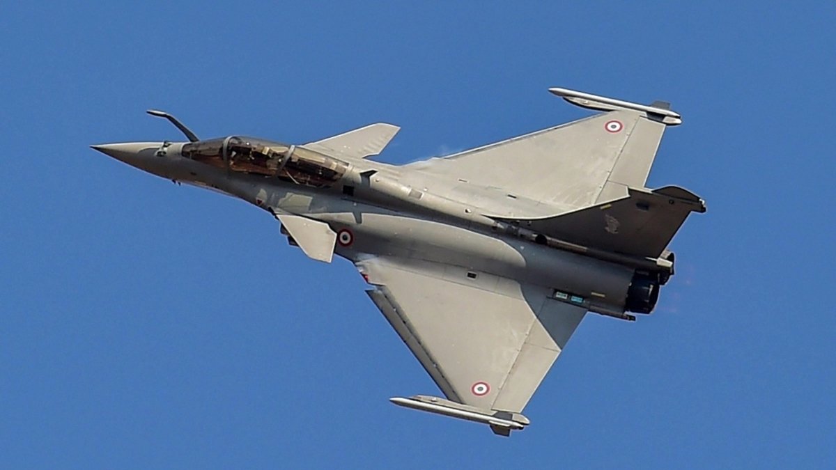 Dassault CEO Eric Trappier Denies Pakistan Shot Down Rafale Jet in Op Sindoor | Dainik Diary