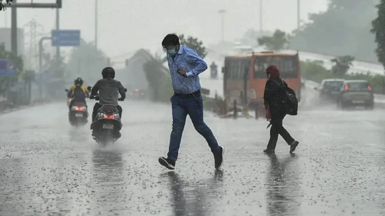 Rampur Weather Forecast: रामपुर में अगले 3 दिन गरज, बारिश और उमस का ट्रिपल इफेक्ट
