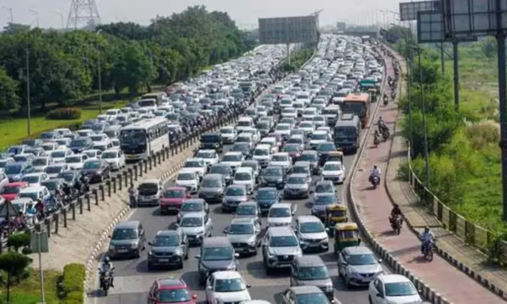 दिल्ली में पुराने वाहनों पर कार्रवाई रुकी सुप्रीम कोर्ट ने दिया बड़ा राहत आदेश