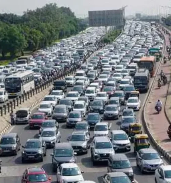 दिल्ली में पुराने वाहनों पर कार्रवाई रुकी सुप्रीम कोर्ट ने दिया बड़ा राहत आदेश