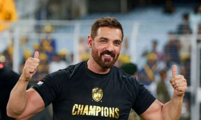 विवेक अग्निहोत्री जॉन अब्राहम कश्मीर फाइल्स विवाद ने छेड़ी गरमागरम बहस