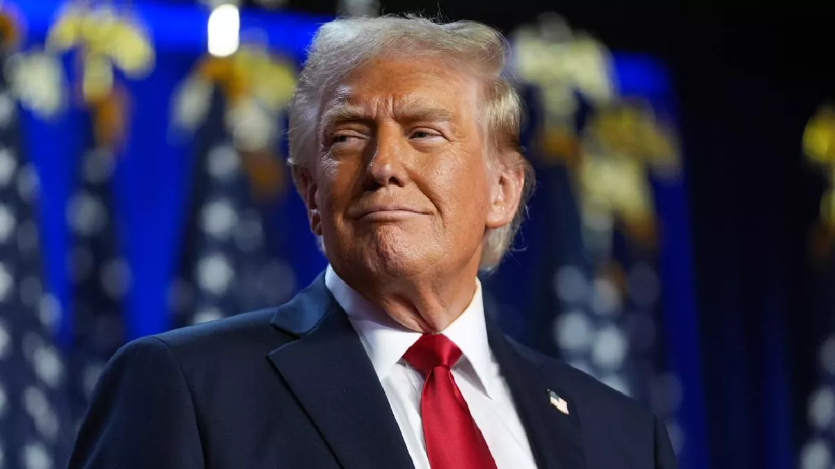 अमेरिका में शो के दौरान Badshah ने बदले गाने के बोल Trump के Tariff पर कसा तंज 28 US शो में Badshah ने बदले गाने के बोल Trump के Tariff पर मज़ेदार तंज
