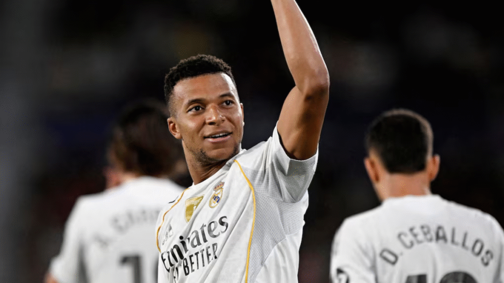 Real Madrid Vinicius and Mbappe lead 4-1 victory over Levante in La Liga