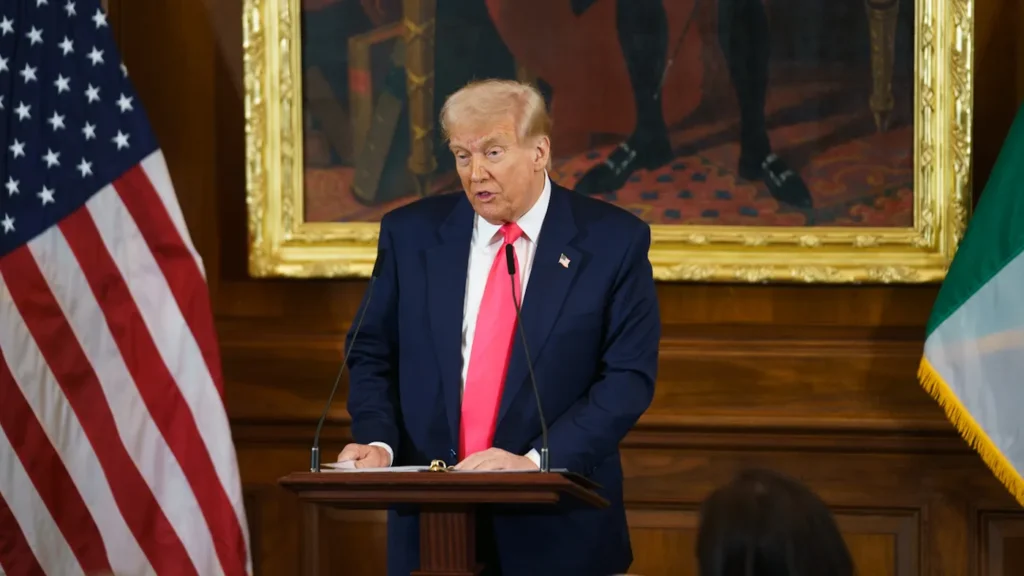 संयुक्त राष्ट्र में ट्रंप का बड़ा आरोप रूस-यूक्रेन युद्ध को भारत और चीन तेल खरीदकर फंड कर रहे हैं 29 ट्रम्प ने भारत और चीन पर लगाया आरोप रूसी तेल खरीदकर यूक्रेन युद्ध को फंड कर रहे हैं