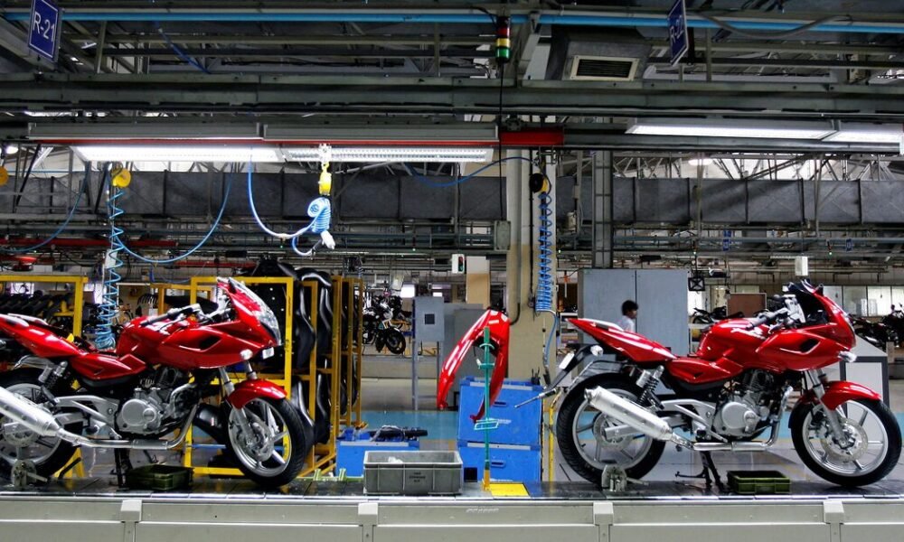 Bajaj Auto Sales August 2025: 5% Growth Despite Weak Domestic Demand | Dainik Diary