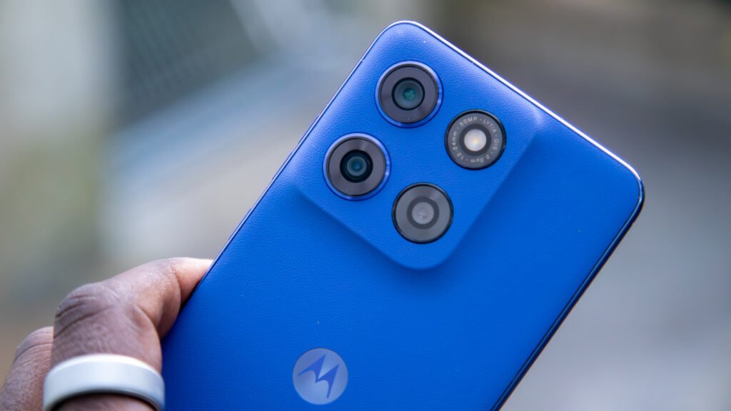 मोटोरोला का फेस्टिव धमाका सच्चे मूल्य पर बड़ा भरोसा Razr से लेकर Edge सीरीज तक भारी डिस्काउंट 29 "मोटोरोला फेस्टिव सेल 2025 Razr, Edge और G96 पर बड़े डिस्काउंट भारतीय खरीदारों के लिए नई AI रणनीति"