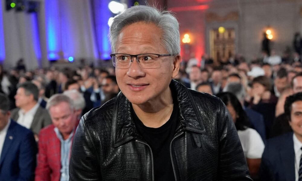 H-1B वीज़ा पर ट्रंप की पाबंदियों के बावजूद Nvidia करेगी स्पॉन्सरशिप, जेन्सेन हुआंग ने कर्मचारियों को दिलाया भरोसा