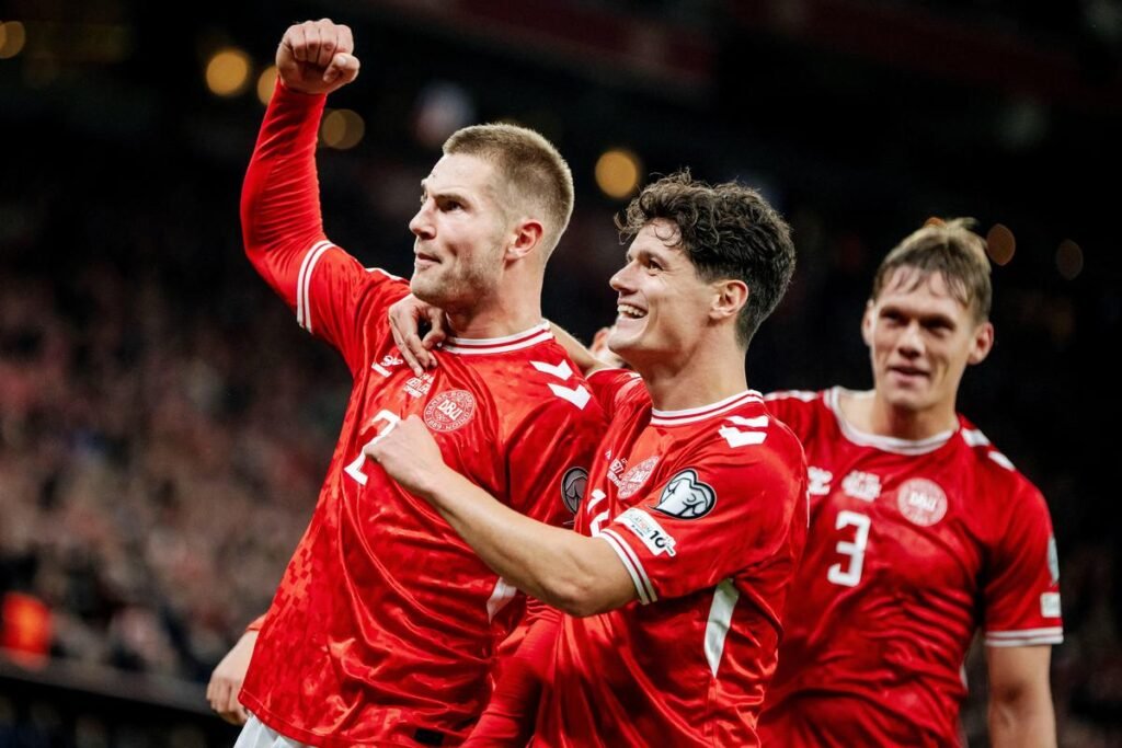 फ़ीफा वर्ल्ड कप क्वालिफायर्स: नीदरलैंड्स ने फिनलैंड को 4-0 से हराया, डेनमार्क अजेय, फ़रो आइलैंड्स ने चेक रिपब्लिक को हराकर कर दिया हैरान 28 2025 10 12T201705Z 283807714 SPDK20251012 214605 L RTRMADP 3 SOCCER WORLDCUP DNK GRC REPORT