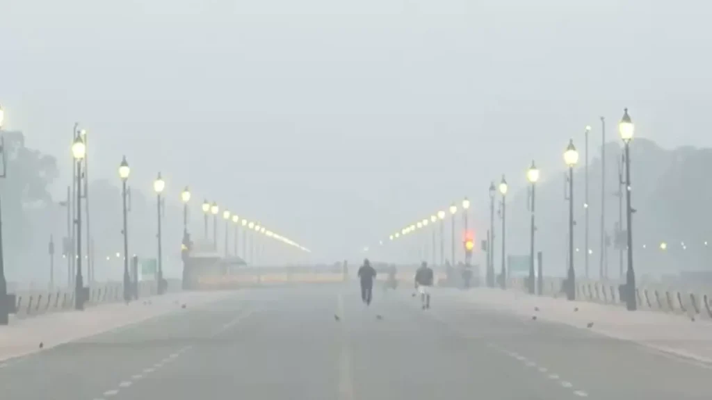 दीवाली से पहले राजधानी की हवा बोझिल — दिल्ली का AQI ‘Poor’ श्रेणी में पहुँचा 30 दिल्ली की हवा ‘Poor’ श्रेणी में पहुंची — दीवाली से पहले प्रदूषण की चेतावनी