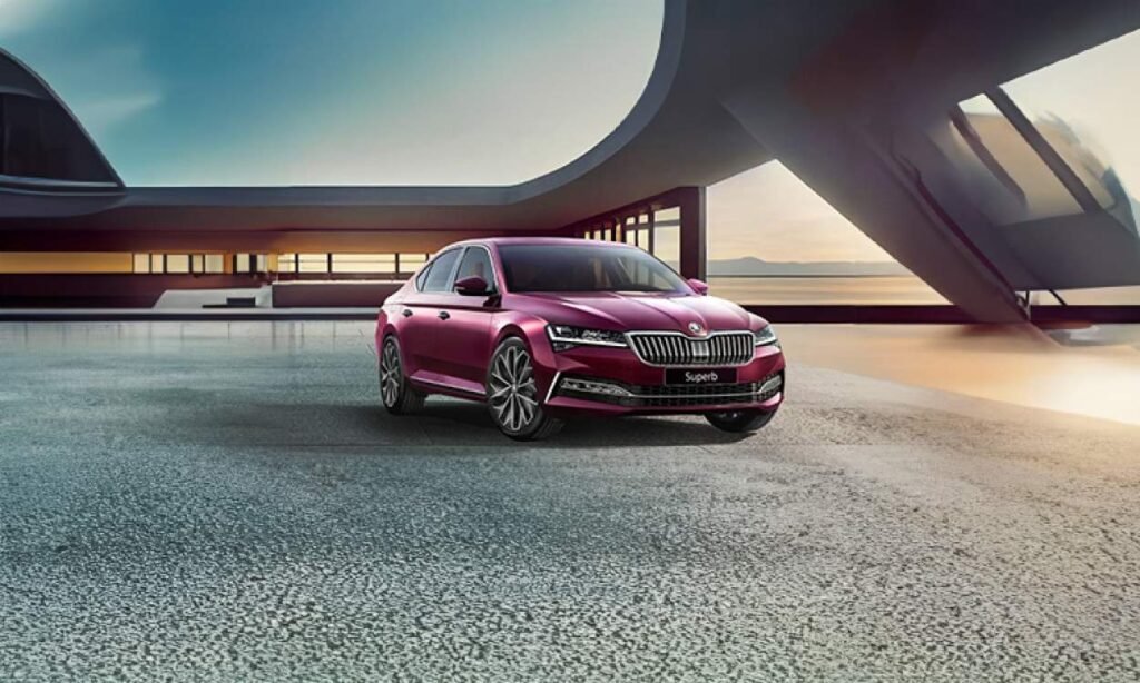 Skoda Superb 2025 भारत में 13 दिसंबर को लॉन्च — ₹50 लाख की लग्जरी सेडान 10 एयरबैग्स और 13-इंच स्क्रीन के साथ
