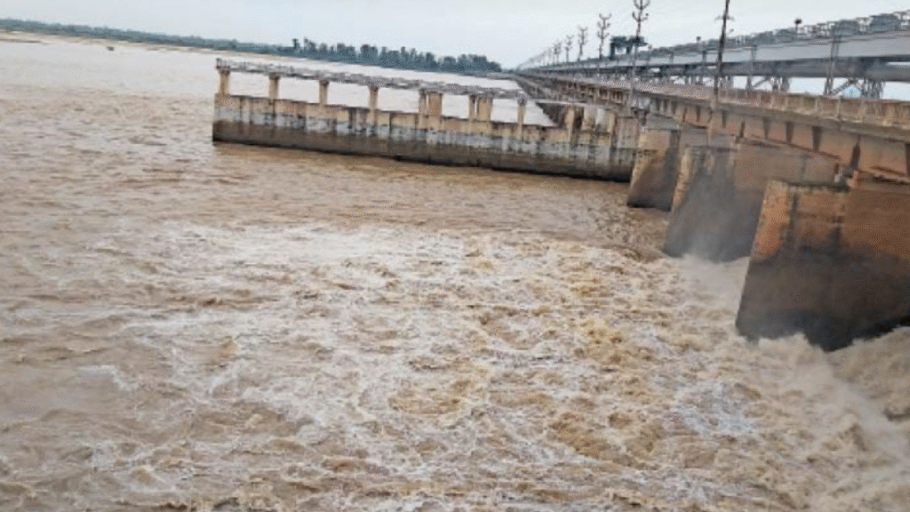 Pagosa Springs Flood Emergency: कोलोराडो में बाढ़ से तबाही, सैकड़ों लोगों की निकासी