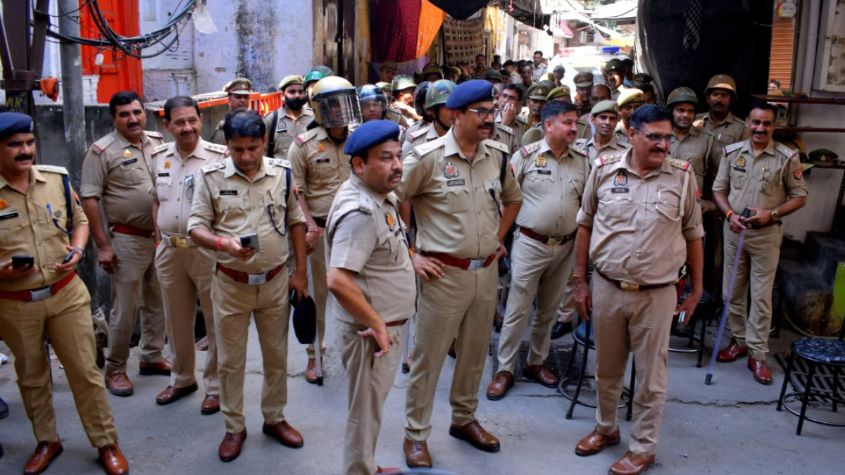 कटक में 36 घंटे का कर्फ्यू और इंटरनेट बंद हिंसा के बाद सड़कों पर सन्नाटा और भारी पुलिस तैनाती