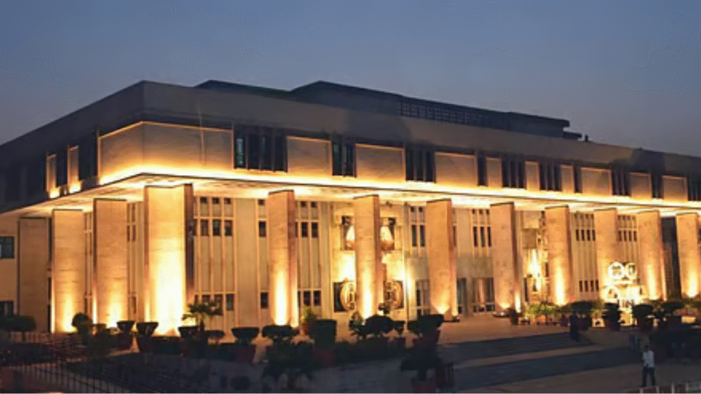 दिल्ली कोर्ट का आदेश तलाकशुदा पत्नी से पति को लौटाई जाएगी हापुड़ मकान की पहली मंज़िल