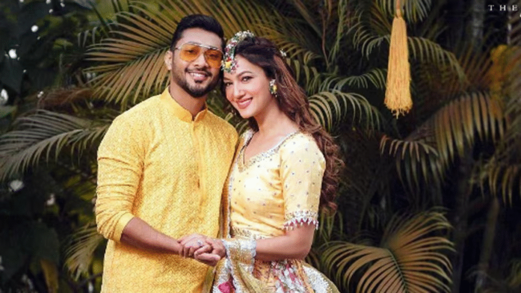 इस्माइल दरबार का बयान – “गौहर खान को काम करने से रोकने का हक सिर्फ मेरे बेटे को है, मुझसे देखा नहीं जाएगा” 30 इस्माइल दरबार बोले – “गौहर खान को काम करने से रोकने का हक सिर्फ मेरे बेटे को है”