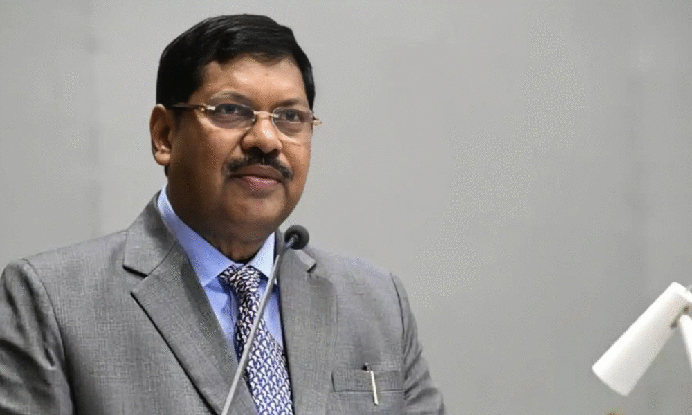 CJI पर जूता फेंकने वाले वकील राकेश किशोर की सुप्रीम कोर्ट सदस्यता रद्द, अब नहीं कर पाएंगे प्रैक्टिस