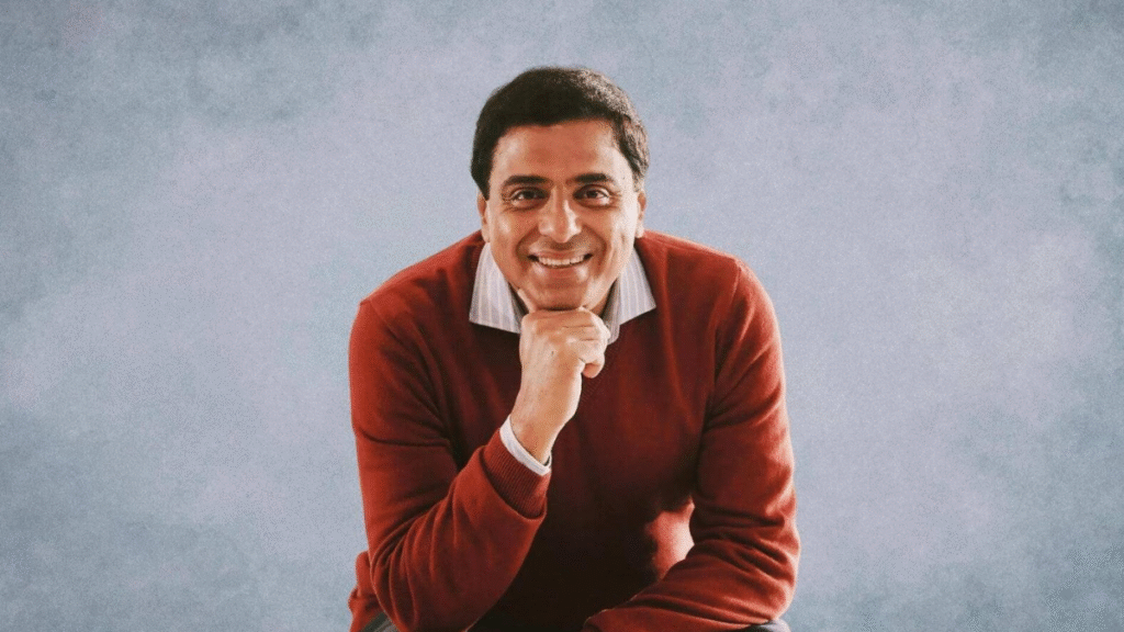 बॉलीवुड के नए अरबपति से मिलिए: बिना ₹100 करोड़ की फिल्म के भी करन जौहर और सलमान खान से ज़्यादा अमीर 29 बॉलीवुड के नए अरबपति आनंद पंडित बने ₹8660 करोड़ के मालिक, करन जौहर और सलमान खान से आगे