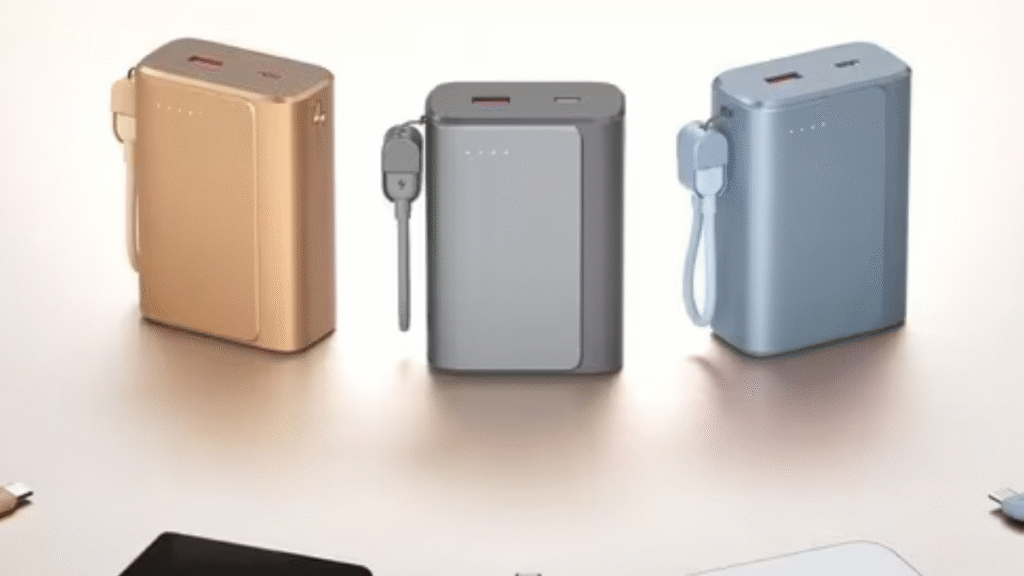 अब Emirates फ्लाइट में नहीं चार्ज कर पाएंगे फोन-लैपटॉप, पावर बैंक पर बैन लागू 29 Emirates फ्लाइट में फोन-लैपटॉप चार्जिंग पर बैन, 1 अक्टूबर 2025 से नया नियम लागू