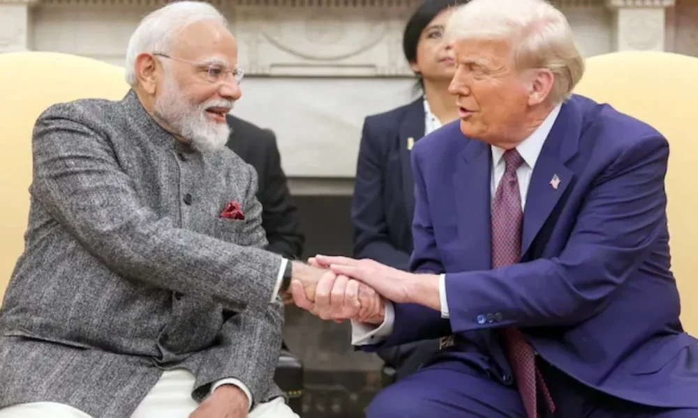 और भी पढ़ें : “किसी और के बेटे को इक्विपमेंट देकर देखो” – रजत बेदी ने आर्यन खान पर बोले बड़े दिल की बातें