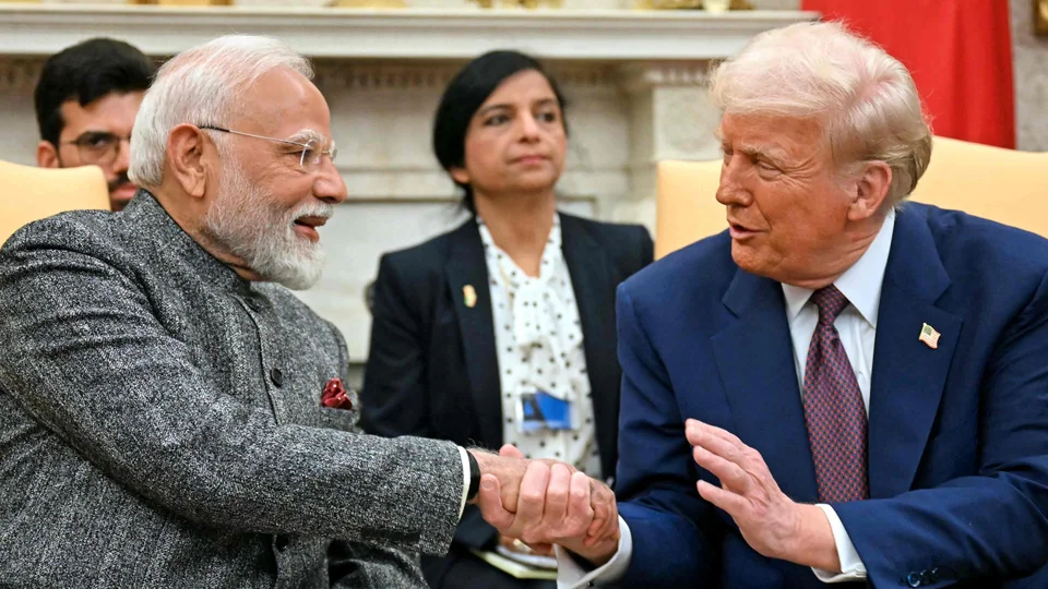 Donald Trump ने कहा – भारत अगर रूसी तेल नहीं रोकता तो चुकाएगा भारी टैरिफ | Dainik Diary