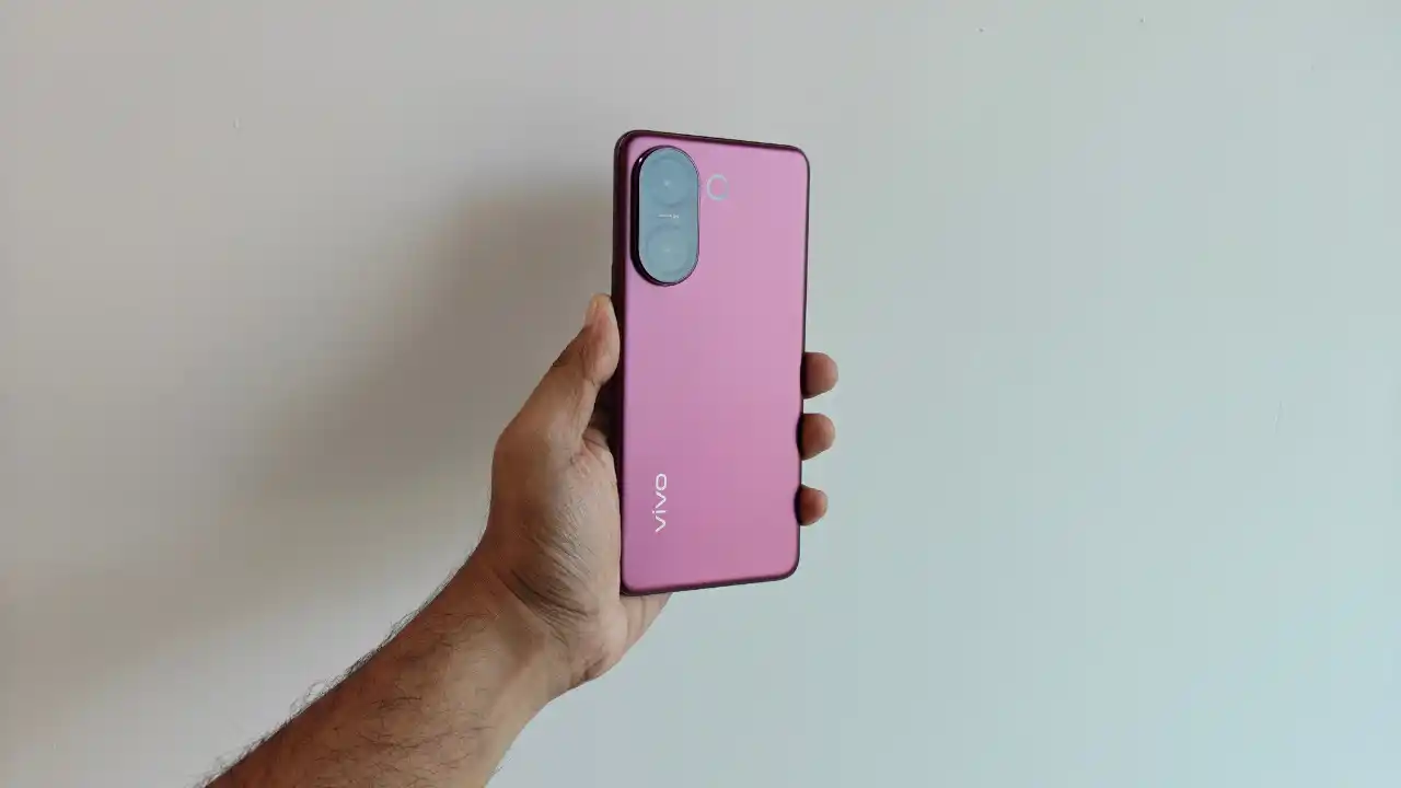 Vivo V60e का पहला झलक: 200MP कैमरा और कर्व्ड डिस्प्ले के साथ आया स्टाइलिश स्मार्टफोन 28 Vivo V60e First Look: 200MP कैमरा और कर्व्ड AMOLED डिस्प्ले वाला स्टाइलिश स्मार्टफोन