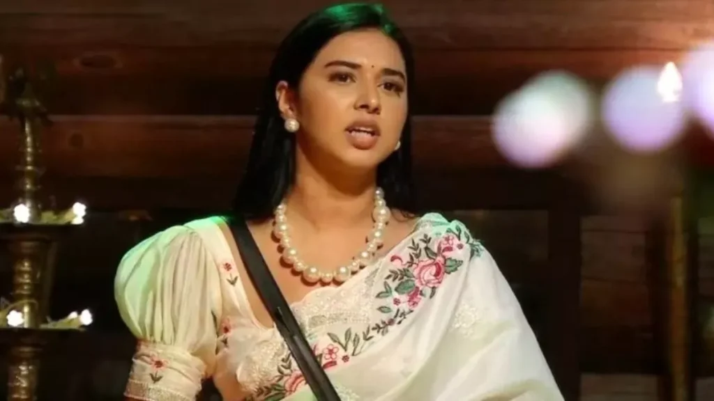 बिग बॉस तेलुगु 9 में दिन 30 पर मचा घमासान भारानी ने दिया दिव्या का साथ बिग बॉस ने टास्क कराया रद्द 29 बिग बॉस तेलुगु 9 में धोखाधड़ी के आरोपों के बाद टास्क रद्द, भारानी बने दिव्या के सबसे बड़े सपोर्ट