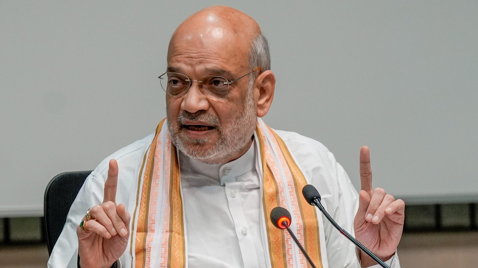 अमित शाह ने अपनाया स्वदेशी Zoho Mail सबको चौंकाने वाला ट्रंप स्टाइल ऐलान 28 अमित शाह ने Zoho Mail अपनाकर दिया आत्मनिर्भर भारत का संदेश