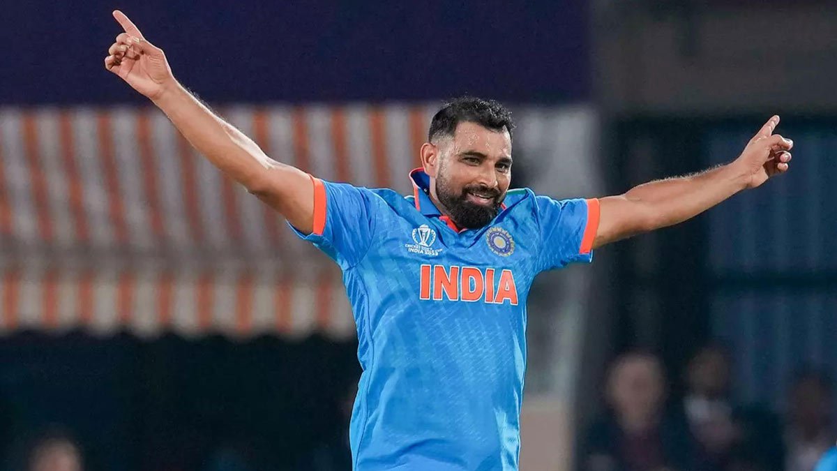 मोहम्मद शमी का चयन से बाहर होने पर बयान: "फिटनेस के बारे में चयनकर्ताओं को अपडेट देना मेरा काम नहीं है" 28 मोहम्मद शमी का बड़ा बयान: "फिटनेस के बारे में चयनकर्ताओं को अपडेट देना मेरा काम नहीं है"
