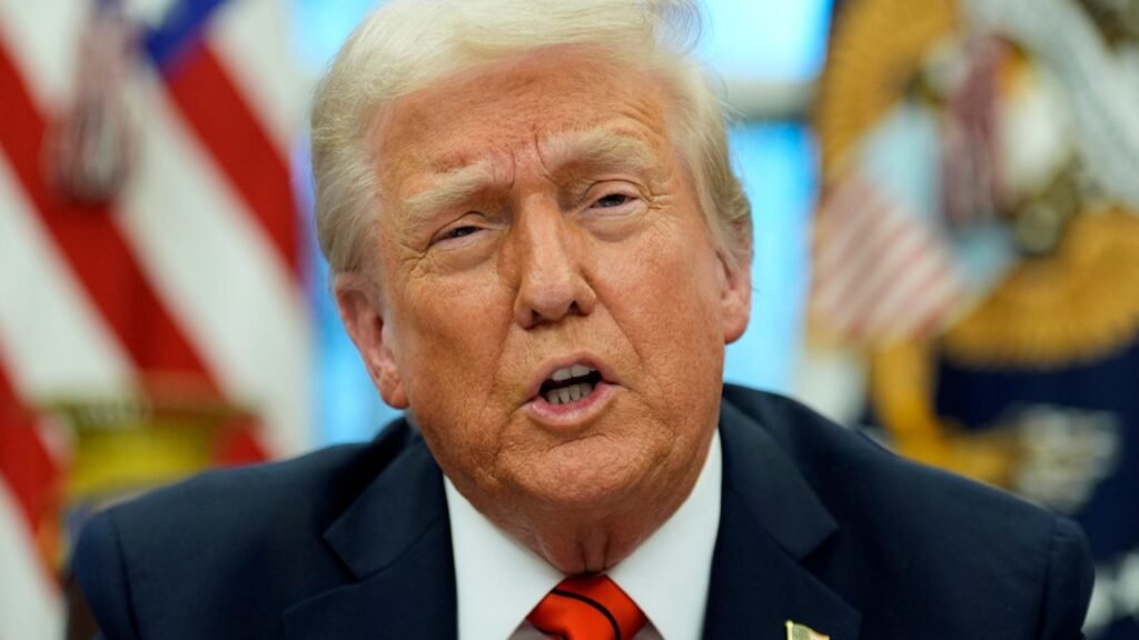 Donald Trump Ultimatum: ट्रंप ने हमास को दी रविवार तक की डेडलाइन, बोले — “समझौता करो वरना नर्क टूट पड़ेगा”