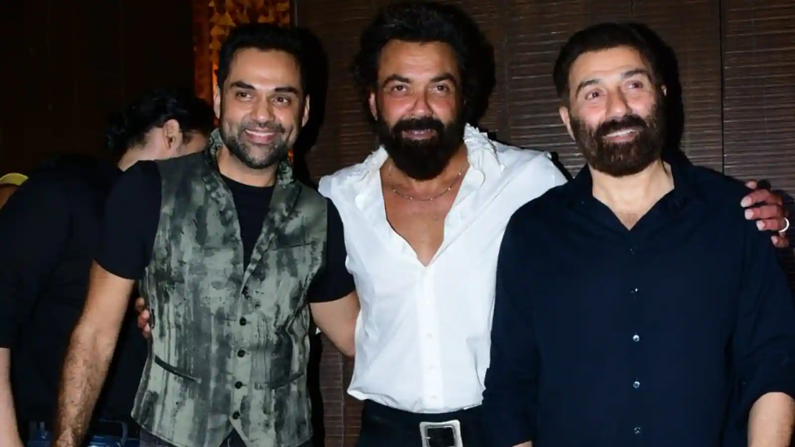 बॉबी देओल ने किया खुलासा – ‘बारसात’ की शूटिंग में लगी थी गंभीर चोट, सनी देओल ने रातोंरात एयरलिफ्ट कर बचाई जान
