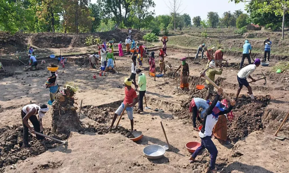 MGNREGA in West Bengal: Centre may resume scheme after Supreme Court setback | Dainik Diary