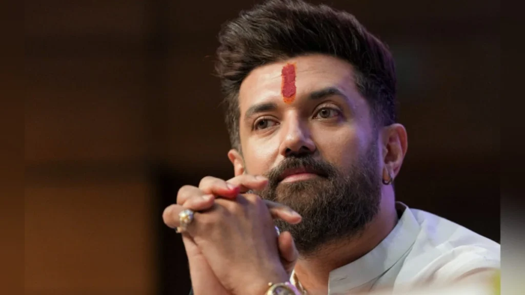 बिहार में नया सितारा उभरा : Chirag Paswan ने बदली राजनीति की हवा, पिता Ram Vilas के कद को छूने की तैयारी 29 68e6354f4209d chirag paswan 085625337 16x9 1
